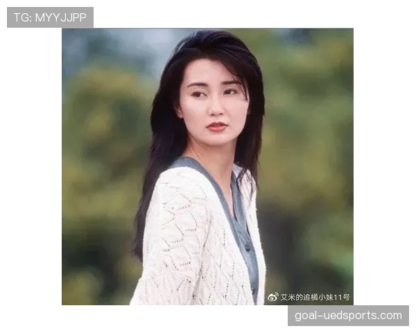 孙悦下场那身贵气打扮,感觉像直接从红毯走出来 孙悦下场那身贵气打扮,感觉像直接从红毯走出来